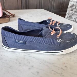 Speedy navy blue boat shoes m. Women's 9. New w/out tags. Navy blue /Denim